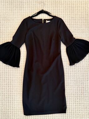 Calvin Klein Black Pleated Bell-Sleeve Sheath Dress